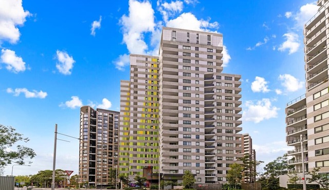 High level urban retreat in Macquarie Park