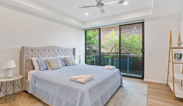 2 min walk to beach, single level apartment with pool