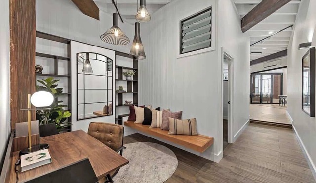 Luxurious Woolstore Living! ~Teneriffe