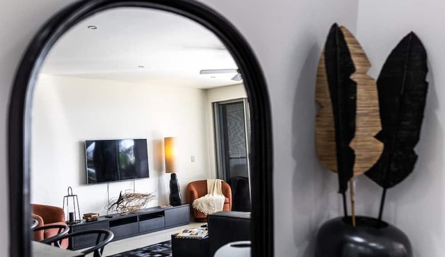 Beachfront Bliss on The Strand 3BR Pool and Parking
