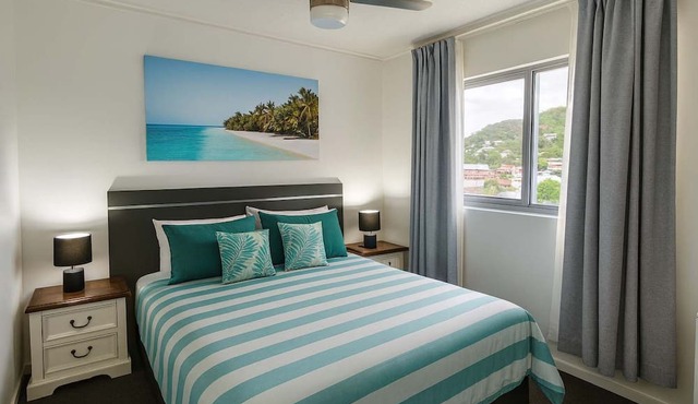 Central Townsville Dual-Key 2BR Apartment with Pool and Parking