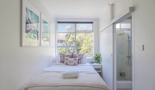 Delightful Darling Point Studio w Stunning Rooftop