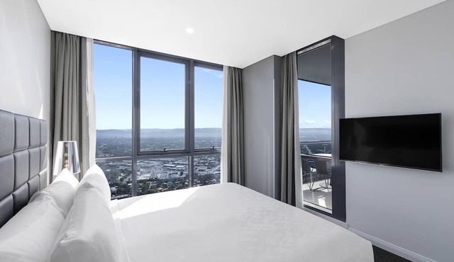 Meriton Suites Southport, Gold Coast