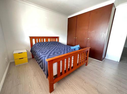 Cozy Queen Room 5 Minute Walk to Train Station - CP6