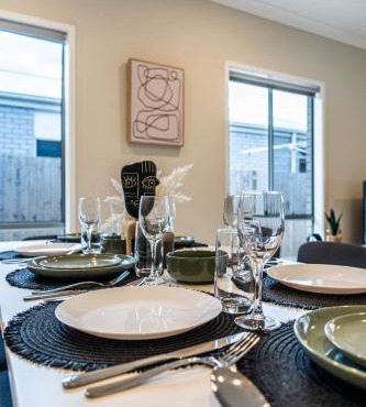 Easy Days & Soft Mornings between BNE City & GC - Holiday Home