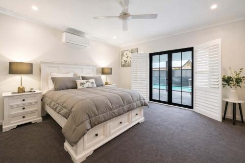 Magic on MacArthur - Modern 4BR Home in Annandale