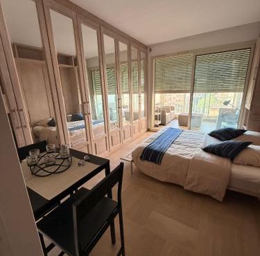 Luxury Retreat in Monaco with Rare Private Parking, Pool, AC and Wifi
