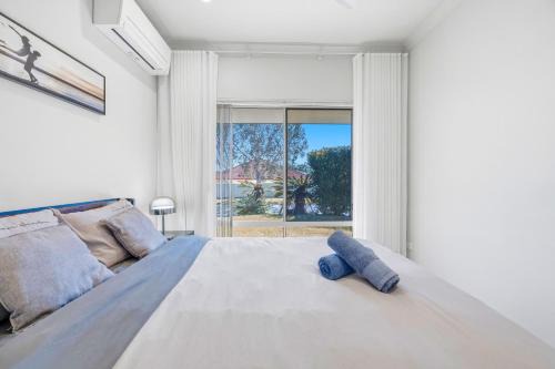 Luxe Casa North Lakes - Luxury 4BR Residence