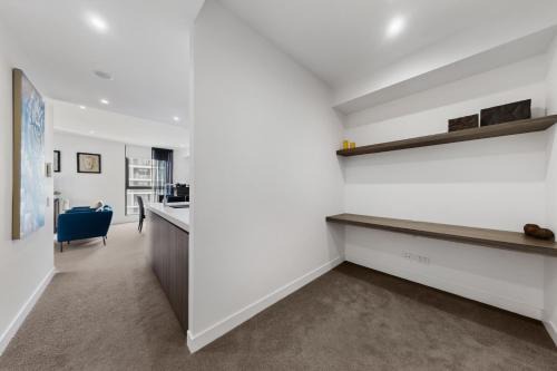 Skyline 2-Bed Apartment Near Metro North Ryde