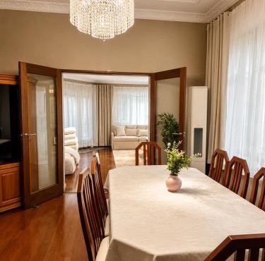 Cozy Kingsford Home