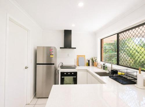 Hillcrest 3Bed home close to Grand and Calamvale plaza