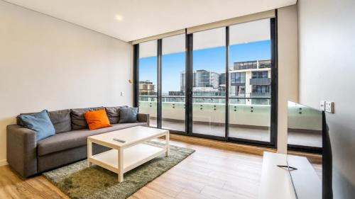 Eastgardens 2BR 2BA 2 Parking Shops