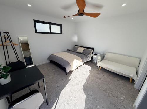Sydney Studio with Private Bathroom & Kitchen