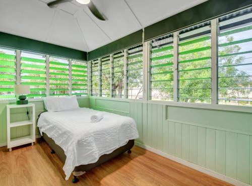 Historic Character-filled Jade Cottage