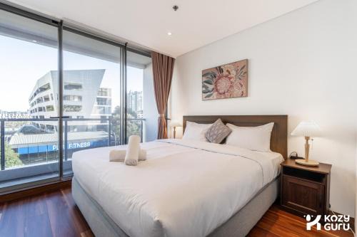 KozyGuru | Waterloo| Modern 2Level 2BR Apt Parking