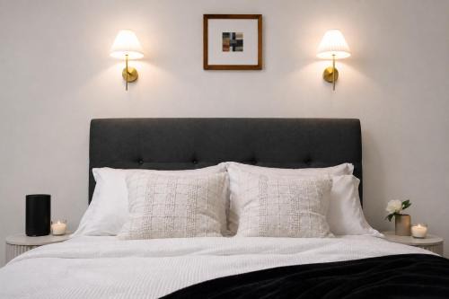 Prime Location Chinatown Luxury Studio w Balcony Sydney CBD