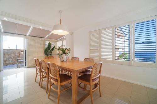 South Cronulla Ocean View Beach House Sleeps 8