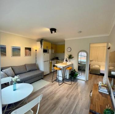 Stylish 1-Bed, Flat Walk to North Manly