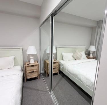 24 Bromley St private room in a luxurious shared apt