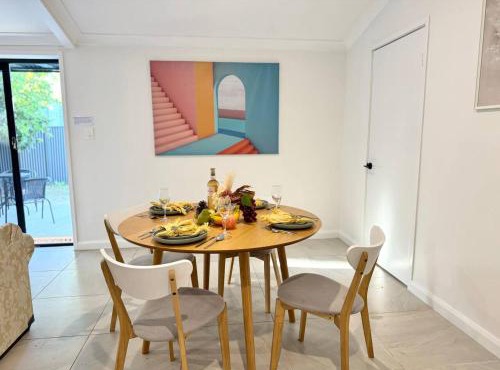 Spacious Belmont Granny Flat Easy Access to CBD & Bayside