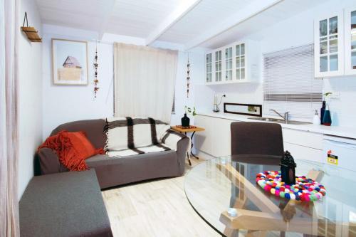 One Bed Cabin Samford Village