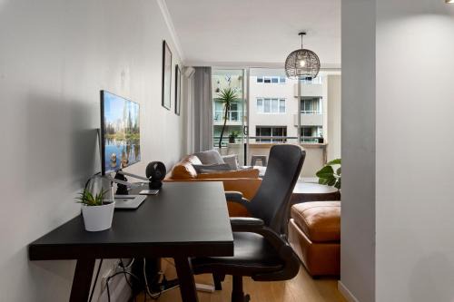 Spacious 1 Bed Near Manly Beach