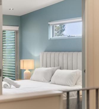 5BR Sunny Bondi Home Steps to Beach for 13