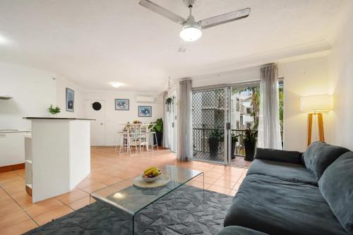 Best Tropical Luxury Lagoon Resort in Gold Coast !