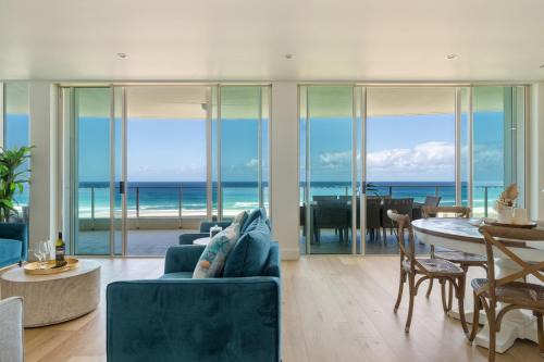 Kirra Beach Penthouse private rooftop and plunge pool