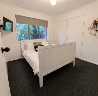 Maleny Lakeside Retreat l 5BDRM l Firepit l Pets Ok