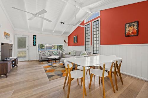 Happy House - Pet Friendly - 5 Min Walk to Beach