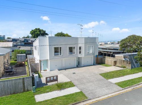 Stylish Beach Retreat Horses & Coastal Charm