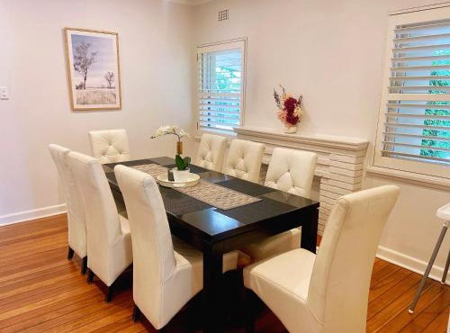 Family Retreat with Pool Near Pymble Station