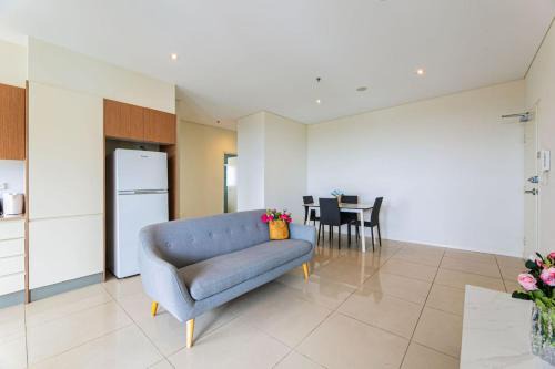 harbour bridge view free parking 2 Bds in Burwood12