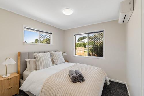 Modern Comfort in Quiet Neighbourhood!