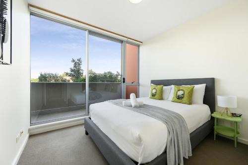 Modern Comfort Hurstville 3BR Wifi Train Business