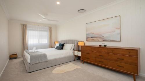 Waterfront, Renovated, Walk To Ettalong