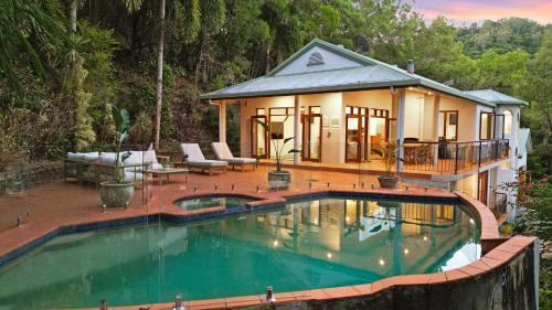 The Ferns Villa Serene Retreat with Ocean Views
