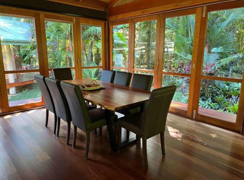 Lux rainforest lodge - 1 King, 2 Singles