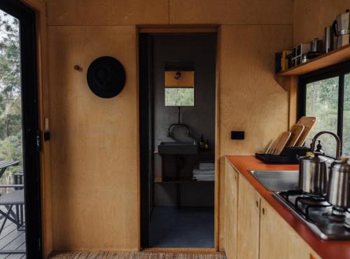Off-Grid Cabin Nestled into Bush with Creek Access - Kaia