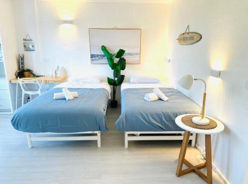 HolidayRento Bondi Rooftop Pool & Air Con Studio
