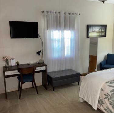 Hideaway on Hume