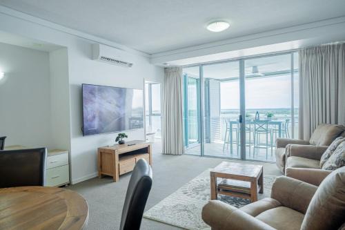 Waterfront Grand Hotel Retreat- Sauna & Gym