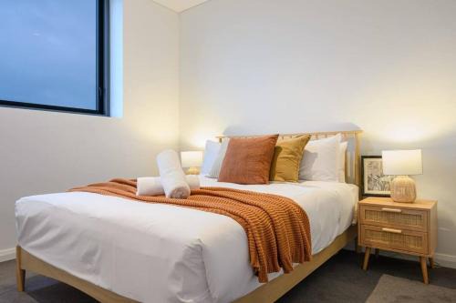 Brand new 2BD Modern Apt near MQ shopping centre