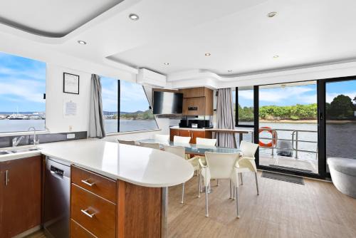 Coomera Houseboats