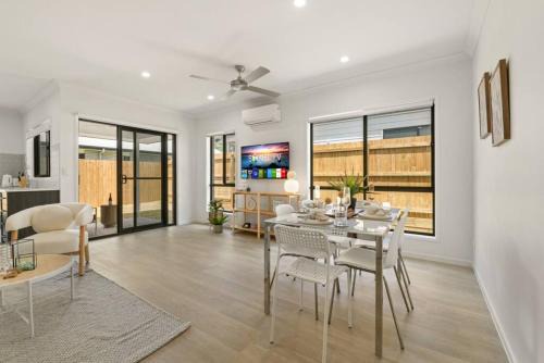 Dual key 5BR Family home with stunning interior
