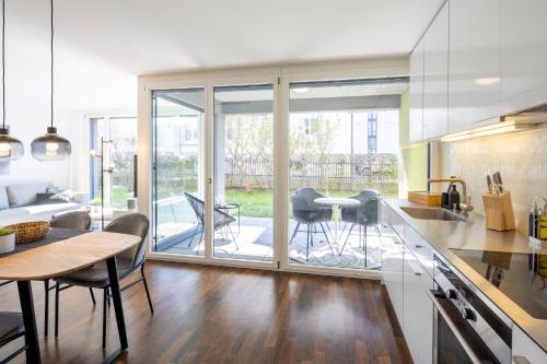 STAYY Green Oasis Premium Apartment - Garden Terrace free parking 20' to Zurich