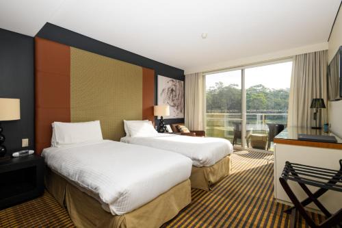 Lakeside Hotel and Conference Centre
